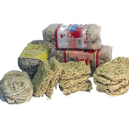 Błyskawiczny 400 g chińskiego makaronu jajecznego z mąką pszenną luzem Ramen szybkie gotowanie