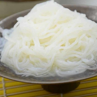 OEM Bezglutenowy makaron Konjac Noodles Niskotłuszczowy makaron Shirataki z błonnikiem owsianym
